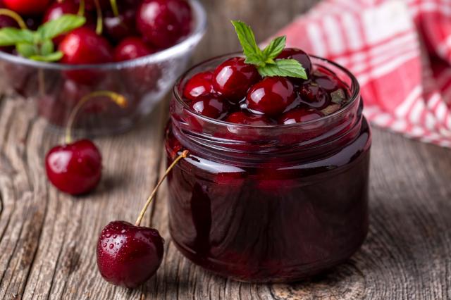 “Consistance idéale et très facile à réaliser”: notre meilleure recette de confiture de cerise maison d’après les lecteurs de 750g