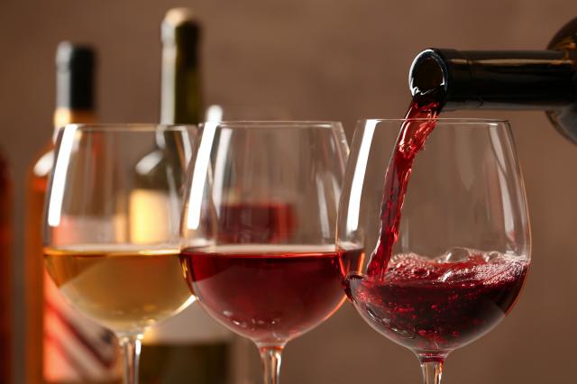 Verre de vin : pourquoi il ne faut pas le remplir au-delà du tiers ?