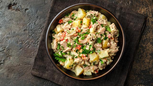 Voici comment faire une superbe salade avec seulement des ingrédients de votre placard !