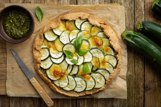 "Et une petite recette magique" : Christophe Michalak dévoile SA tarte de l'été courgette-basilic thaï