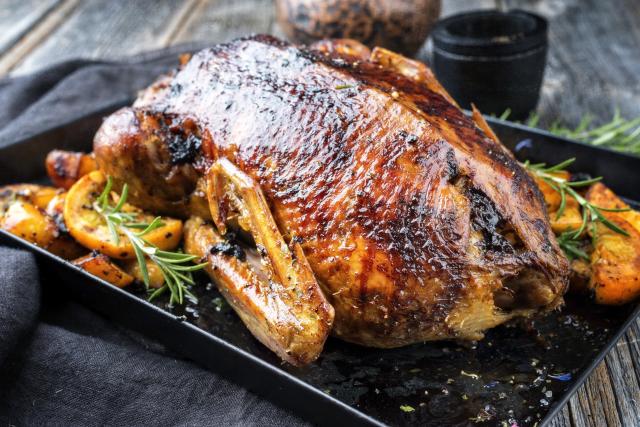 Nos meilleures recettes de poularde pour les fêtes. Adobestock