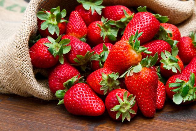 Que se passe-t-il dans notre corps quand on mange des fraises ?