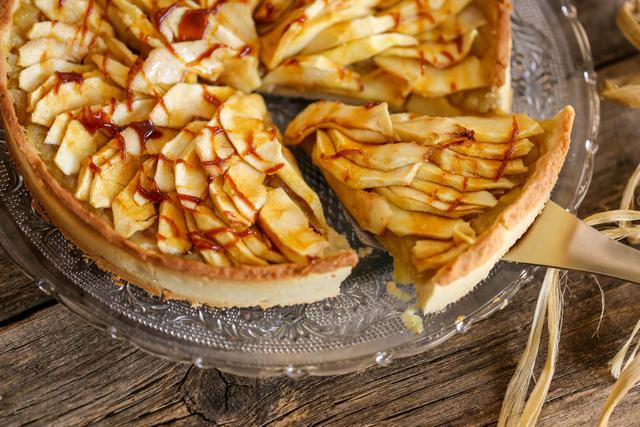 Comment réaliser une tarte aux pommes sans beurre et sans gluten ? Une diététicienne livre sa recette