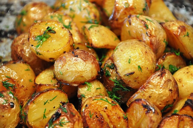 L'ingrédient secret  pour obtenir des pommes de terre sautées ultra-croustillantes : vous l'avez sans doute chez vous
