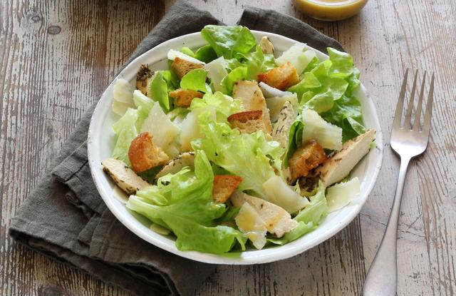 Batch Cooking Jour 1 : Salade Caesar au poulet
