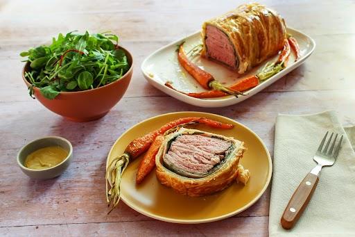 Cette recette d’agneau façon Wellington est le plat qui va bluffer vos convives pour Pâques !
