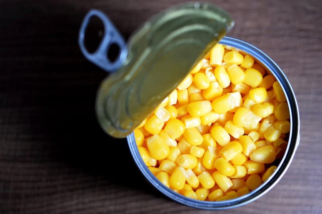 Pourquoi il ne faut JAMAIS remettre une boîte de conserve ouverte au frigo (et le bon réflexe à adopter)