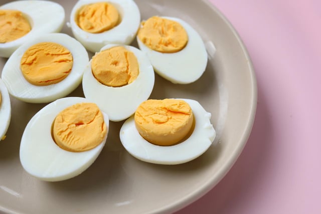 Même si vous pensez tout savoir ce petit détail change tout pour la cuisson de vos œufs durs