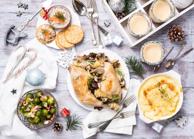 Le gratin de cardons, un incontournable du menu de fêtes. Adobestock