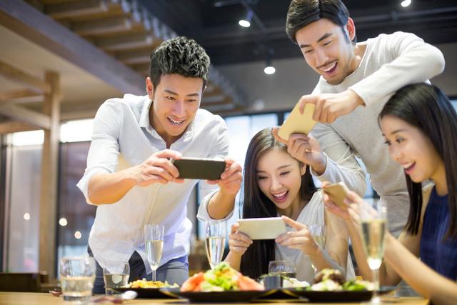 Nos astuces pour arrêter d’être impoli au resto en prenant des photos