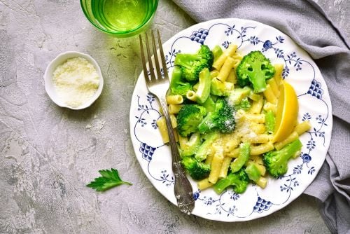 “Un plat réconfortant avec seulement 3 ingrédients” : Laurent Mariotte propose de régaler toute la famille avec des macaronis crémeux au brocoli !