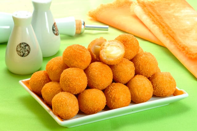 Une recette facile pour l’apéro ? Testez les petites boules de fromage croustillantes de Norbert Tarayre !