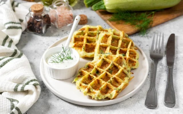 Ne faites plus vos courgettes en poêlée : la gaufre salée est l'idée de dîner qui change tout !