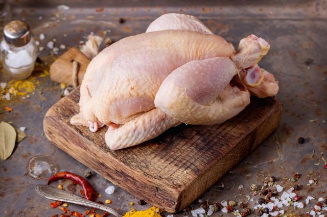 Le poulet jaune est-il meilleur pour la santé que le blanc ?
