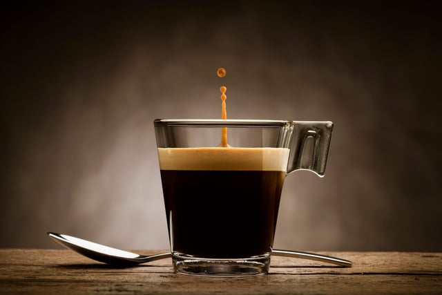 Top 3 des machines à café expresso pour des idées cadeaux de Noël à - de 100€ !