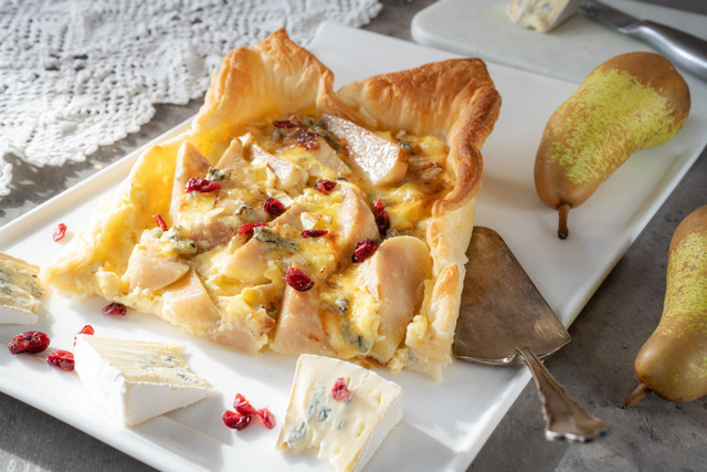Zéro idée pour le dîner ? Ce gâteau filo poires et gorgonzola est parfait pour le début de l’automne