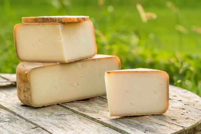 Ce produit fait l'objet d'un rappel dans toute la France pour cause de contamination à la listeria : il s'agit de fromage