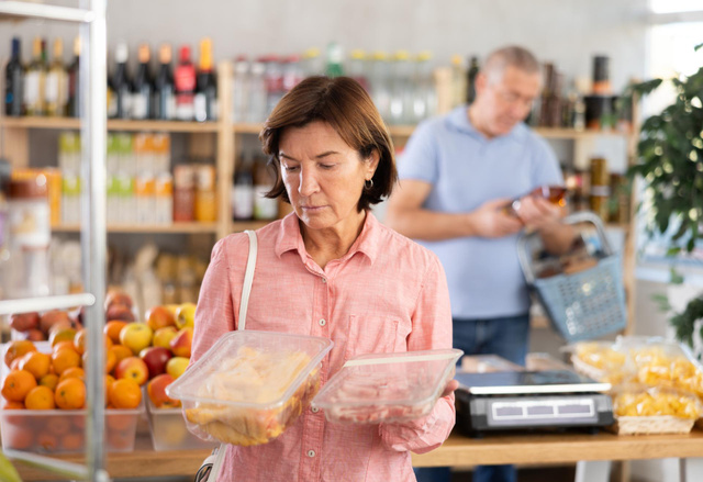 Ce poulet tout prêt contient 11 % d’eau… et ce n’est pas la seule mauvaise surprise selon cet expert !
