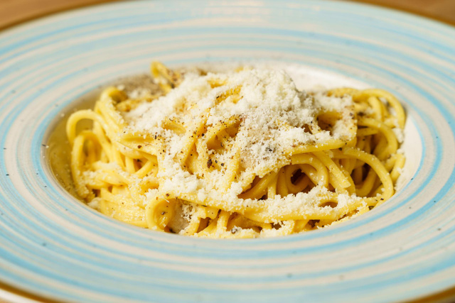 Pâtes cacio e pepe : un chercheur en physique a (enfin) trouvé le secret pour réussir la sauce sans grumeaux