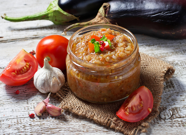 Caviar d’aubergine et de courgettes : l’accompagnement parfait pour vos grillades au barbecue