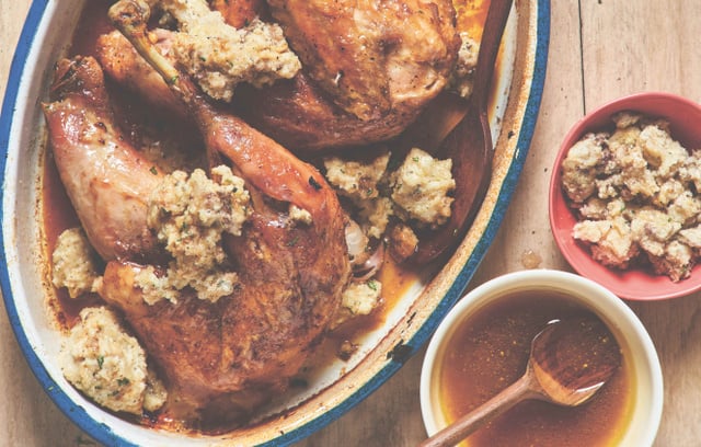 Laurent Mariotte révèle sa recette pour faire un délicieux poulet du dimanche avec seulement 3 ingrédients !