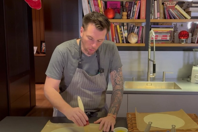 Pas fan de la frangipane ?  : la recette de galette des rois de Norbert Tarayre, à la vanille et aux noisettes !