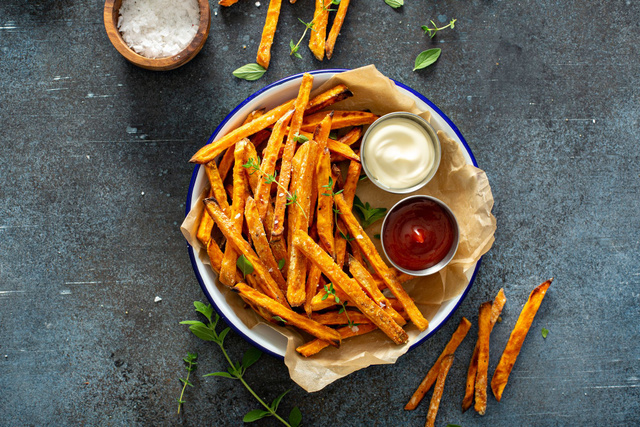 "Tout le monde à adoré" : notre recette de frites de patates douces va vous accompagner tout l’automne !