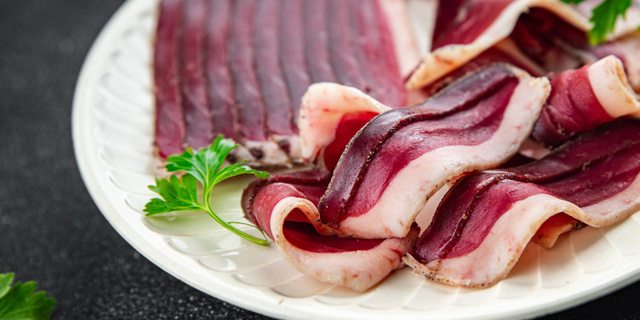 Comment réaliser son propre magret séché pour les fêtes, une solution économique ?