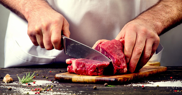 Ce morceau de bœuf que votre boucher ne met jamais en vitrine… et pourtant c’est l’un des meilleurs