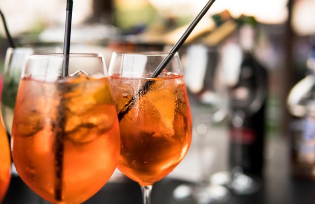 Et si vous prépariez votre propre Aperol ? L'incroyable recette du chef Thibaut Spiwack pour révolutionner vos Spritz