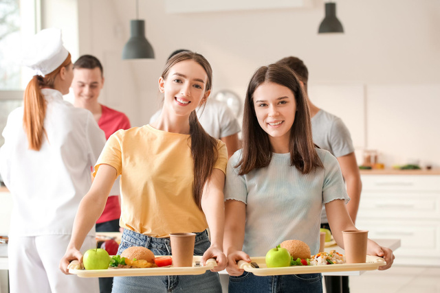 Idées repas équilibrés pour adolescents. Adobestock