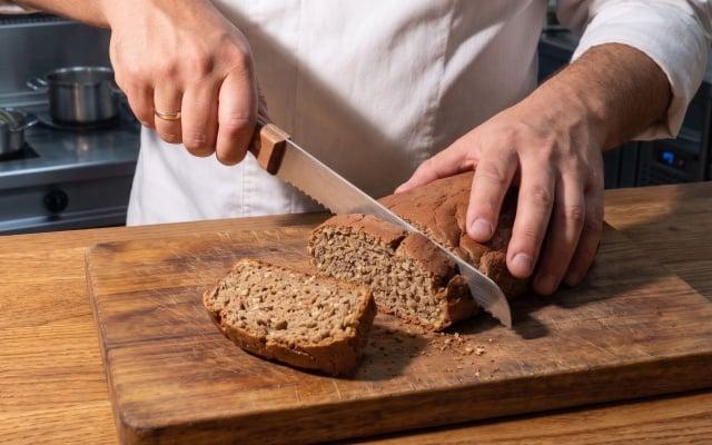 Ce n'est pas de la magie, juste une super recette : voici le pain sans gluten le plus facile du monde prêt en 15 minutes (et avec peu d'ingrédients !)