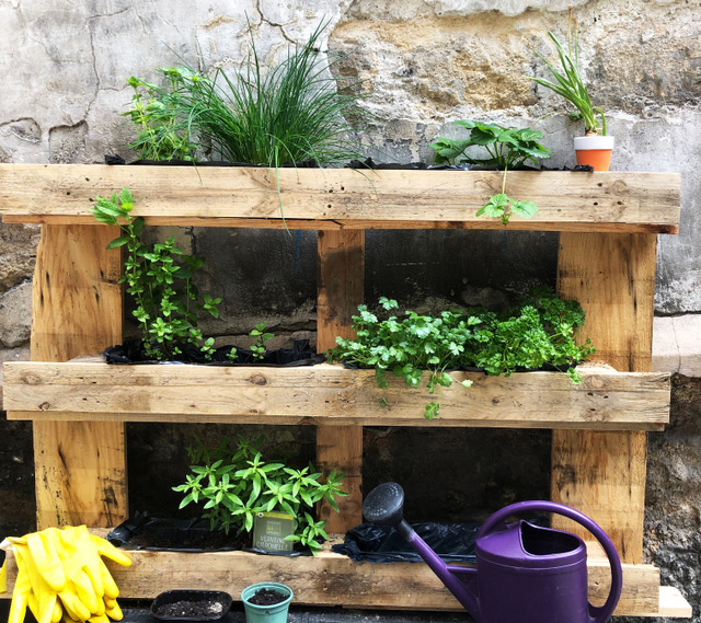 Tuto : Comment fabriquer des balconnières avec une palette de récup'