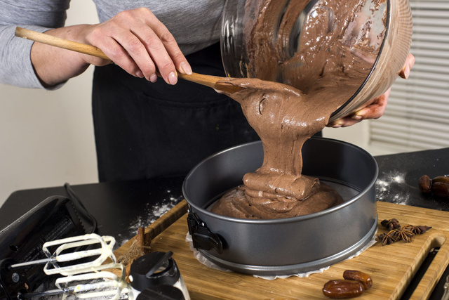 Voici l'astuce pour avoir un gâteau bien lisse. Adobestock