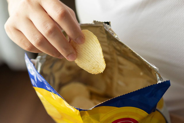 Les paquets de chips ne sont remplis qu'à moitié : voici pourquoi !