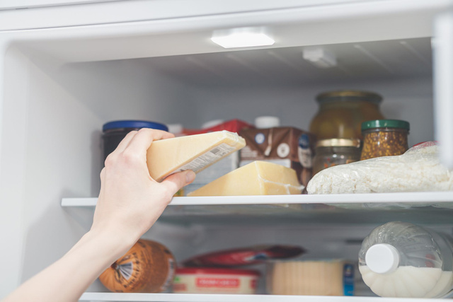 Au réfrigérateur ou à la fenêtre : où conserver les fromages ?