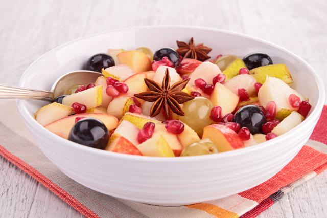 Salade de fruits épicée. Adobestock