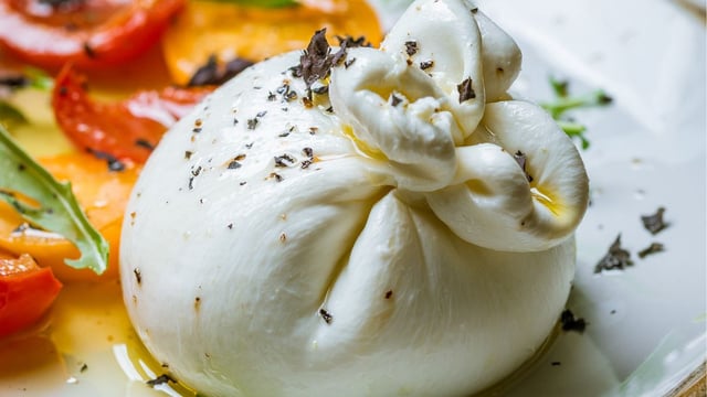 Ni tomates ni pâtes : la recette inattendue de Laurent Mariotte pour savourer la burrata
