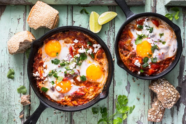Comment improviser un fabuleux repas d'été avec de simples oeufs et du chorizo