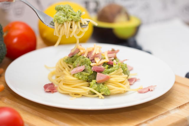 Les Italiens vont pleurer, mais ce fruit serait idéal pour réaliser des pâtes carbonara plus saine