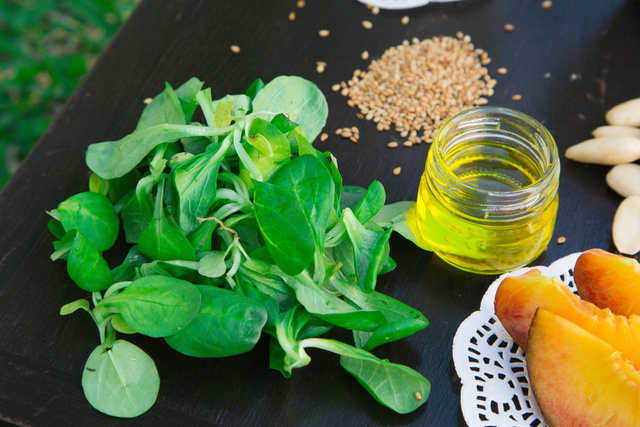 Stop aux tomates-mozza, pâtes ou salade de riz : Julie Andrieu partage sa recette sucrée/salée qui change vraiment