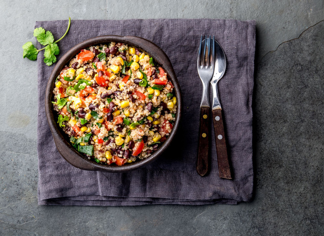 Cyril Lignac partage sa recette de salade sucrée/salée parfaite pour l’été !