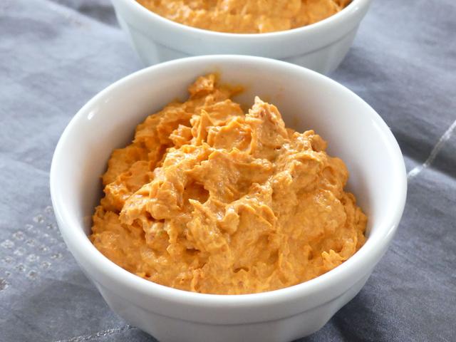 En quelques coups de mixeur, découvrez comment réaliser un tartinable au chorizo : idéal pour un apéro printanier !