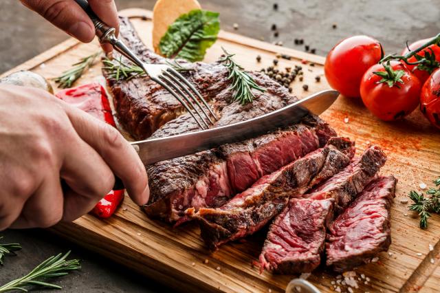 Voici la quantité de viande rouge à ne pas dépasser par semaine selon cet expert santé