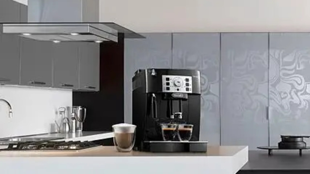 Sans prévenir, Cdiscount brade le prix de la très prisée machine à expresso Delonghi Magnifica S