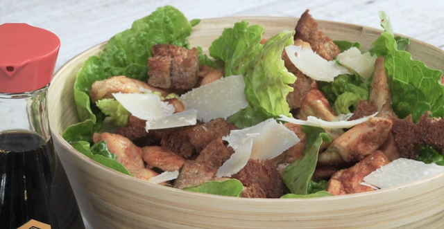 Les 10 meilleures recettes de salades avec du poulet !