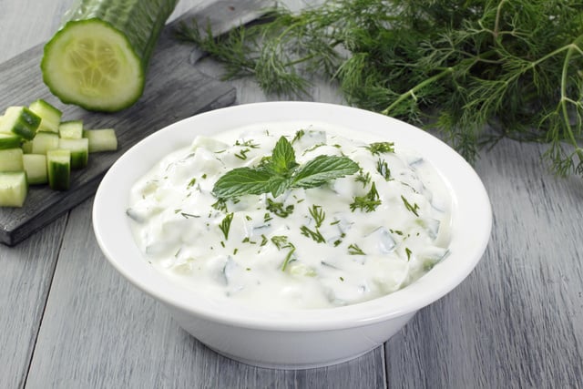 Cette véritable recette du tzatziki grec n'a absolument rien à voir avec les pots du supermarché