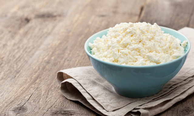 Ce cottage cheese maison se fait en 15 minutes et coûte 2 fois moins cher qu’en magasin