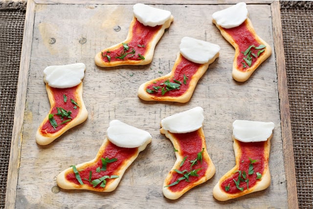 Je les fais toujours pour Noël, succès garanti : ces mini-pizzas bottes de Noël sont parfaites pour l'apéro