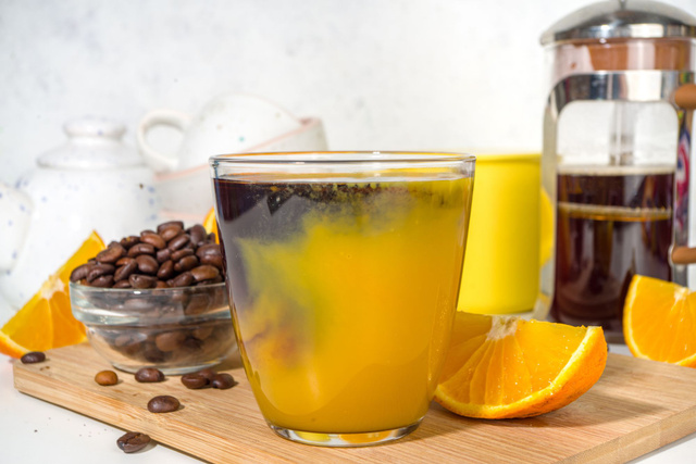 Café glacé au jus d'orange : la tendance improbable venue du Vietnam vaut-elle le coup ?